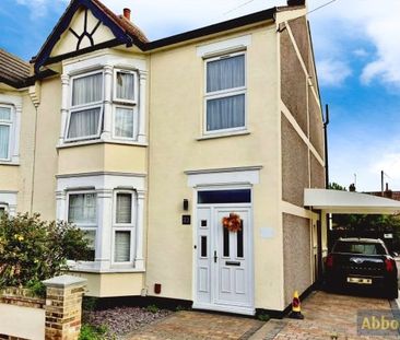 Gainsborough Drive, Westcliff, SS0 9AJ - Photo 4