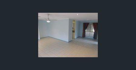 PREPARE YOURSELF FOR SUMMER! DUCTED A/C AND SOLAR! - Photo 3