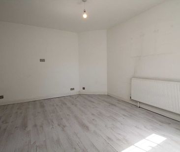 2 bed Apartment for rent - Photo 5