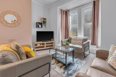 6 bedroom house to rent - Photo 2