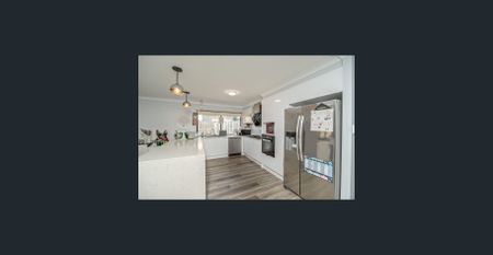 Spacious 4 Bedroom Family Home in Pacific Pines - Photo 3