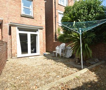 4 bedroom terraced house to rent - Photo 2