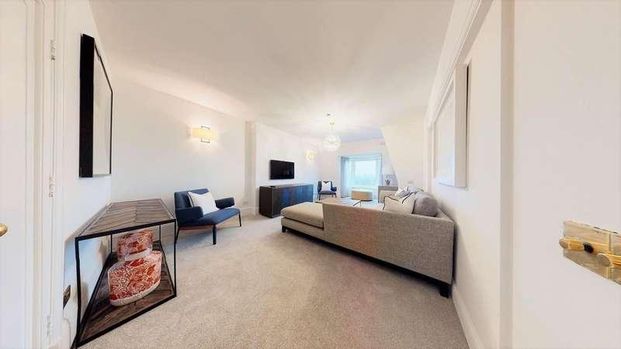 Kensington Court, NW8 - Photo 1