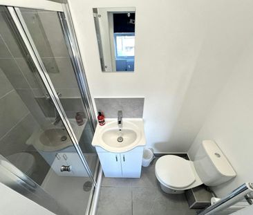 House share to rent on - Photo 5