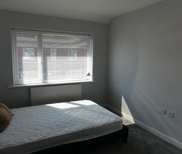 2 bedroom maisonette to rent - Photo 2