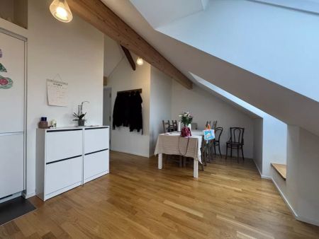 Bel appartement de 3 pièces dans les combles avec poutres apparentes - Photo 5