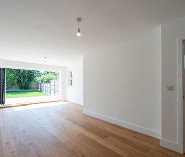 4 bedroom detached house to rent - Photo 1