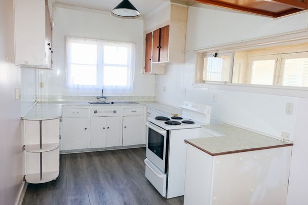 SUNNY AND PRIVATE - Photo 1