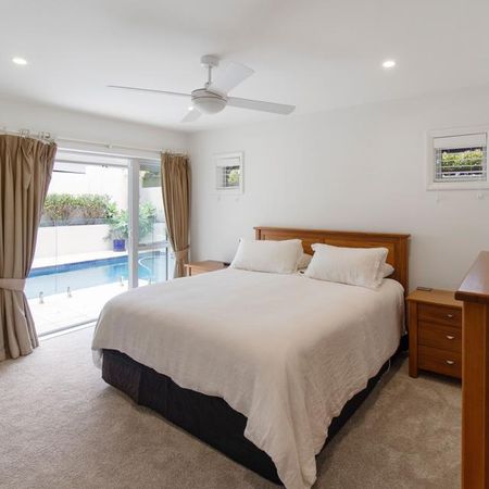 Beautiful family home! - Photo 3