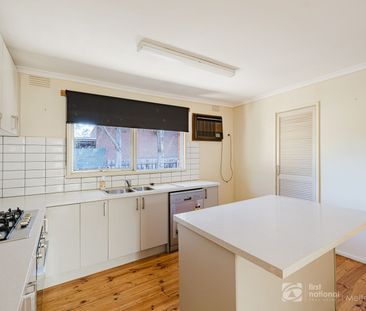 10 Linlithgow Way, 3337, Melton West Vic - Photo 4