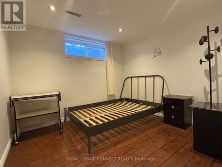 #Lower - 58 Navaho Drive – Toronto C15, Ontario - Photo 3