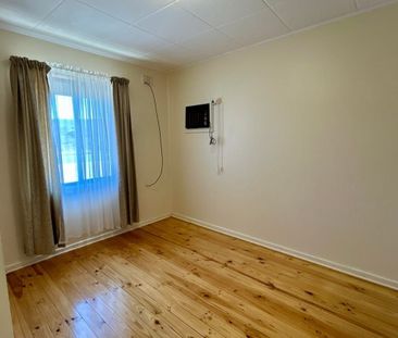 To register & apply for this property, please use this link: https:... - Photo 1