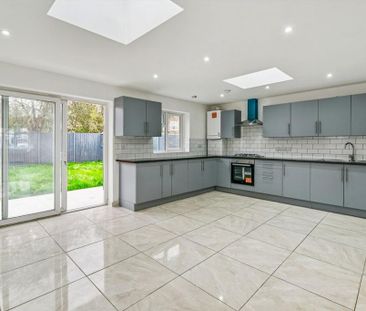 3 bedroom semi-detached house to rent - Photo 6