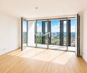 DC2 Tower: 43. Etage - Erstbezug mit 14m2 Loggia - Stilvolle 2-Zimmer-Wohnung - Photo 1