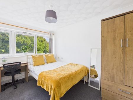 4 bedroom apartment to rent - Photo 5