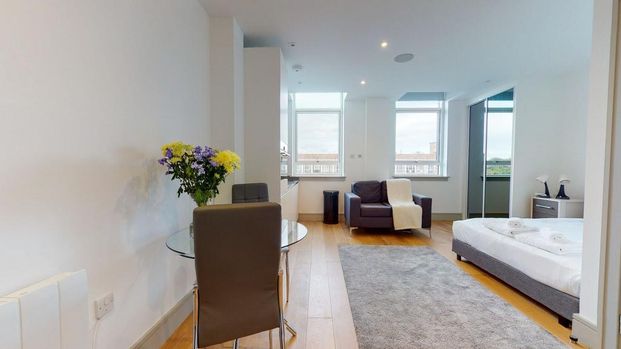 Studio to rent - Photo 1