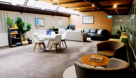 Single Room - Chisholm College - Photo 2