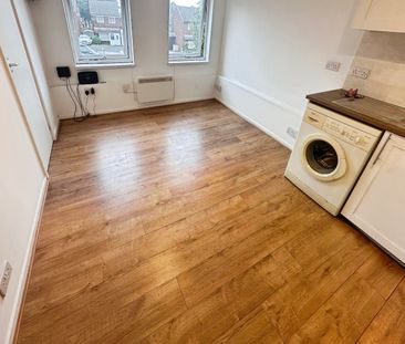 1 bedroom flat to rent Helford Gardens, West End, SO18 - Photo 2