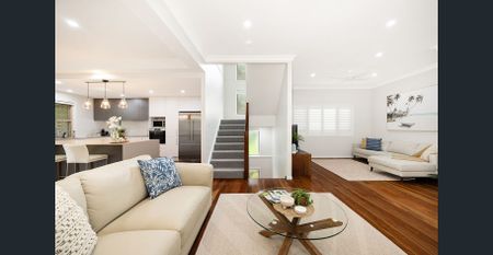 Beautiful 5 Bedroom Family Pool Home|6km to CBD - Photo 2