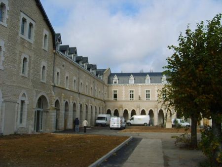 Location Appartement 2 pièces 34m² POITIERS 86000 - Photo 2