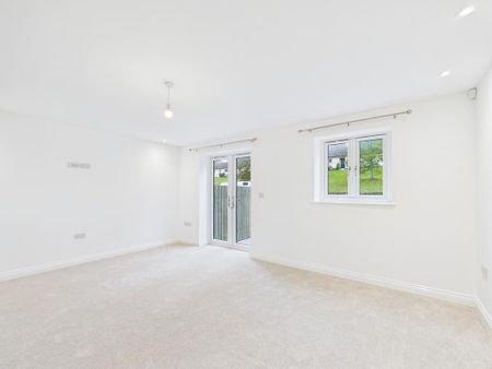 4 bedroom townhouse to rent - Photo 2