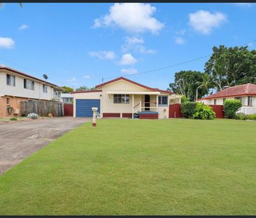 Charming Classic Home in a Quiet Brighton Street - Photo 6