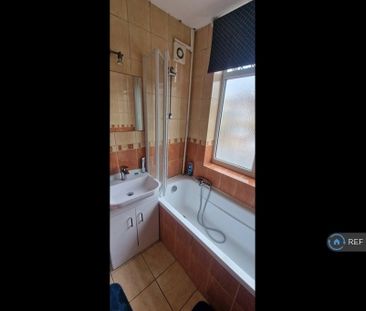 1 bedroom in a house share to rent - Photo 6