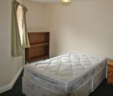 4 bedroom detached house to rent - Photo 4