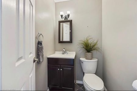 For Lease - 653 Fleet Street, Kingston, Ontario - Photo 4