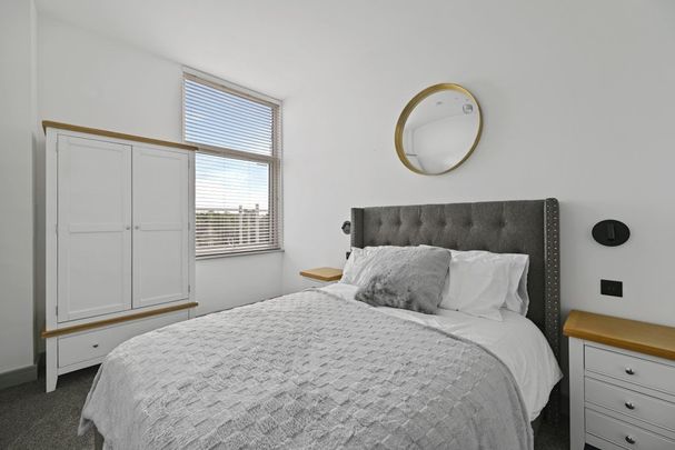 Peterborough - Photo 1