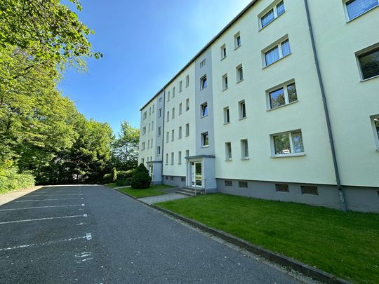 DG = 3. OG / Südbalkon / Laminat / Bad mit Fenster / ...in Reichenbrand ! - Photo 1