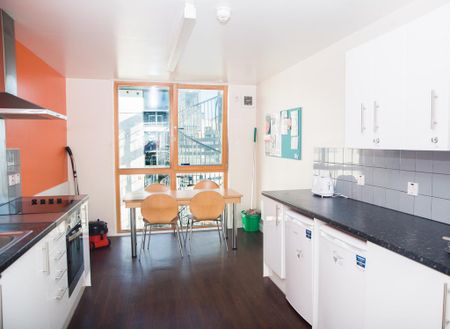 1 bedroom private hall to rent - Photo 2