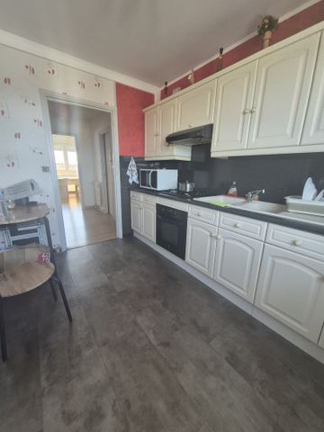 Location Appartement 4 pièces 76m² MAUBEUGE 59600 - Photo 5