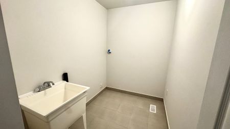 For Lease - 3059 Turtlecreek Place, Pickering, Ontario - Photo 3