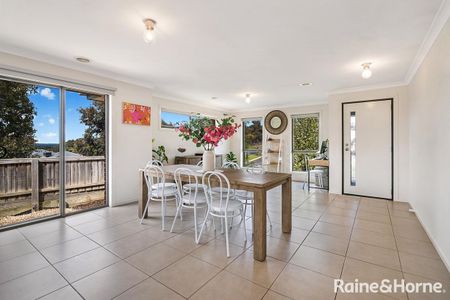 Comfortable and spacious living - Photo 3