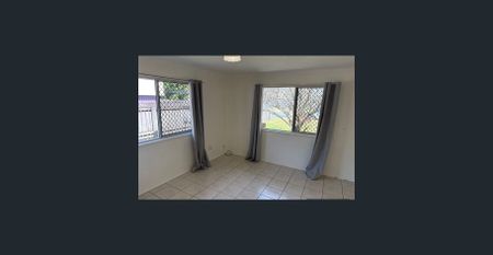 Charming 2-Bedroom Unit in Slade Point - Photo 2