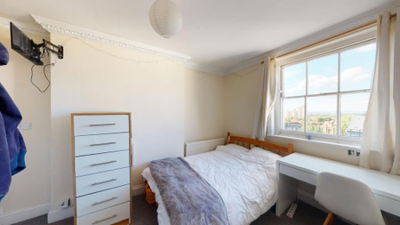 10 bedroom townhouse to rent - Photo 3