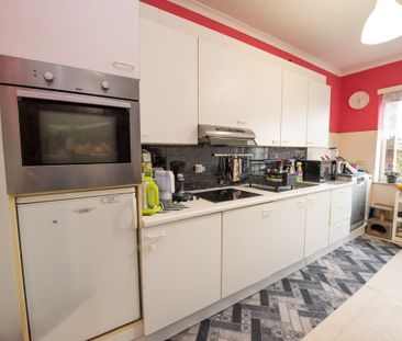 Centraal gelegen ruim en lichtrijk appartement met 3 slaapkamers! - Photo 6