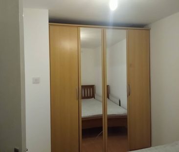 3 Bed Semi-Detached House, Eastpark Close, M13 - Photo 4