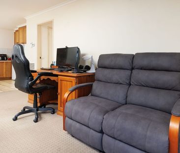 Court Location with Community Feel - Photo 1