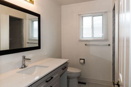 For Lease - 11 Foster Crescent, Whitby, Ontario - Photo 3
