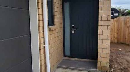 4 Beds 2.5 Baths - Photo 5