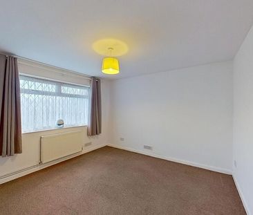 2 bedroom detached bungalow to rent - Photo 3