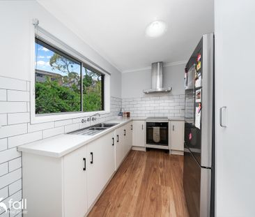 Modern, low maintenance city fringe living - Photo 1