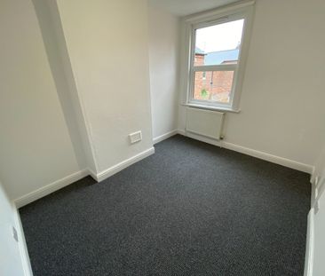 2 Bed Terraced House, Wilford Crescent East, NG2 - Photo 1