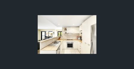 Spacious Apartment | Waterviews | Ideal Location - Photo 3