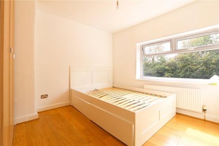 2 bedroom semi-detached house to rent - Photo 3