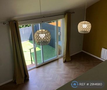 2 bedroom terraced house to rent - Photo 1