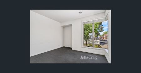 Family Home - Photo 4