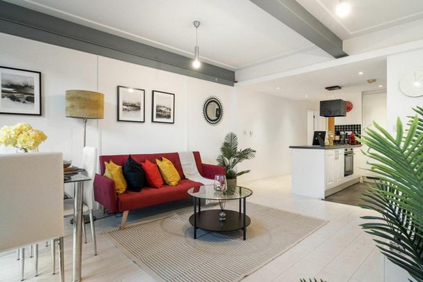 2 bedroom flat to rent - Photo 1